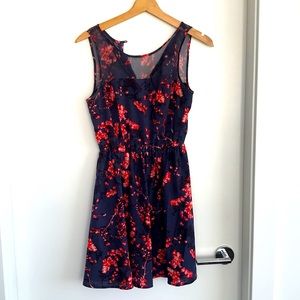 Beautiful summer dress. Guess. Blue and red